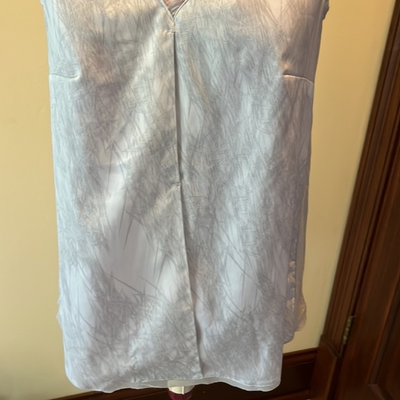 Vera Wang  Top  tank top  Light gray   Whiskered pattern / Sheer Edges  Size S - Picture 10 of 10